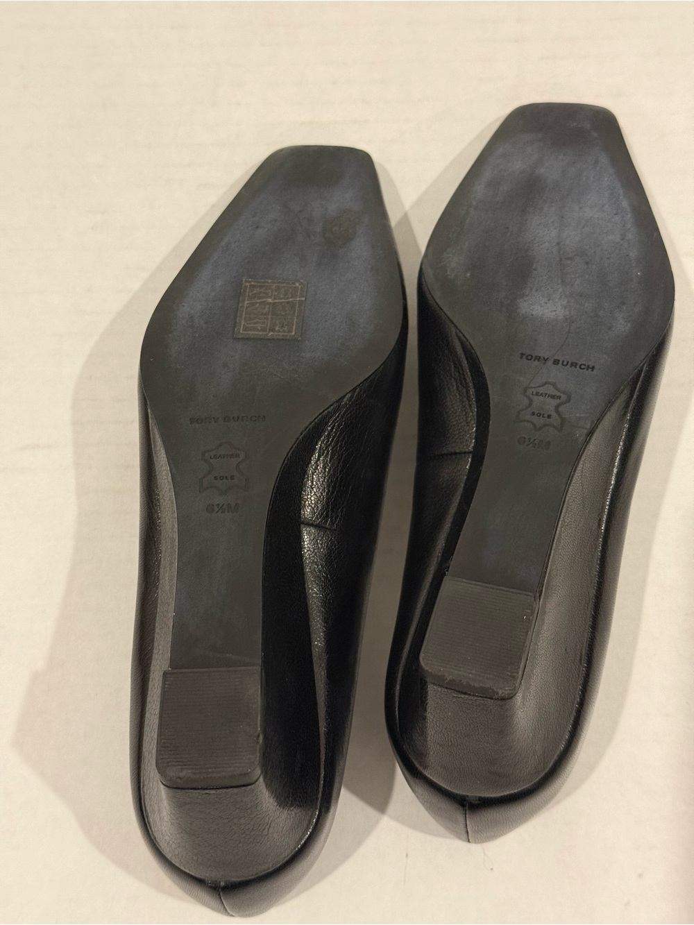 Tory Burch Georgia Black Leather Wedge Pumps Size 6.5 - Picture 12 of 16